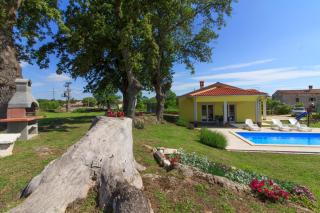 Cozy villa Paradiso with pool immersed in the greenery - Marčana - 5