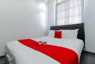 RedDoorz Plus near Batam City Square - Batam Center - 4
