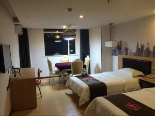 Thank Inn Chain Hotel Guangdong Shenzhen Longhua Qinghu Subway Station - Bao'an - 8