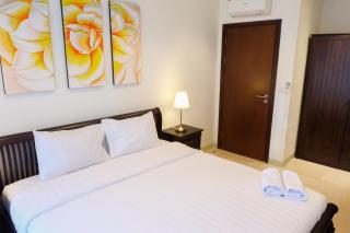 Comfy 2BR L'Avenue Apartment By Travelio - 7