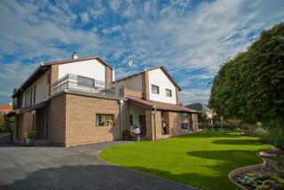 Anita Home - 1