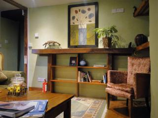 Seaview Grade II Listed Cottage with large Sun Terrace 'The Old Eclectick' - 4