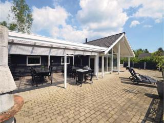 Four-Bedroom Holiday Home In Vaggerlose - Marielyst - 4