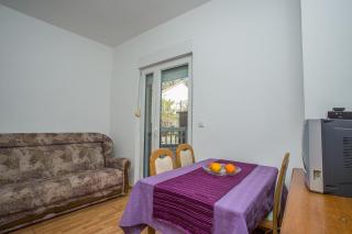 Apartments by the sea Podgora, Makarska - 13086 - 2