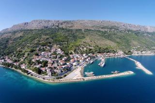 Seaside apartments with a swimming pool Krilo Jesenice, Omis - 13898 - 8