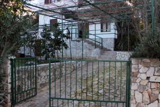 Apartments by the sea Vinisce, Trogir - 5982 - Vinišće - 8