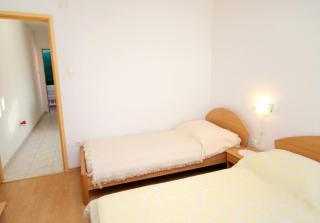Apartments by the sea Vinisce, Trogir - 5982 - Vinišće - 2