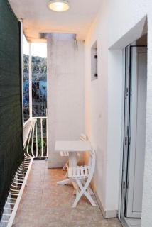 Apartments by the sea Vinisce, Trogir - 5982 - Vinišće - 1