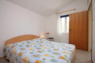 Apartments by the sea Nerezine, Losinj - 3479 - 1