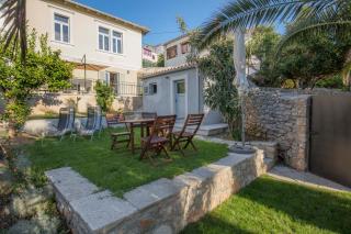 Apartments Villa Adrienne - Mali Lošinj - 0