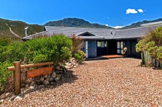 Moon River House - 0