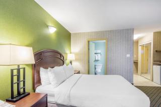 Clarion Hotel & Conference Centre - Sherwood Park - 1