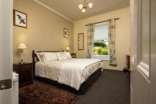 Sennen House Boutique Accommodation - 1