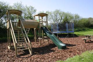 Polean Farm Old Farmhouse - With Large Jacuzzi, Games Room, Near the Sea and with Free Access to a Nearby Pool - 1