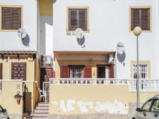 Stunning Apartment In Orihuela Costa - 8
