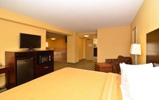 La Quinta Inn & Suites by Wyndham Washington DC-Capital NoMA - 1