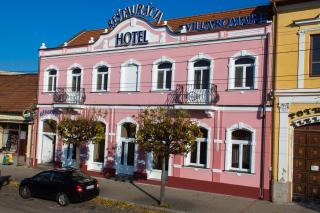 HOTEL Villa Romaine - Šahy - 1