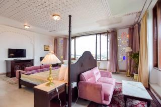 Raj Kuber - A Boutique Lake View Hotel - 8
