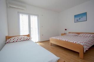 Apartments and rooms with parking space Tucepi, Makarska - 13056 - 2