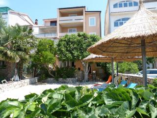 Apartments by the sea Pirovac, Sibenik - 13275 - 4