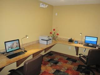 Best Western Plus First Coast Inn and Suites - 8
