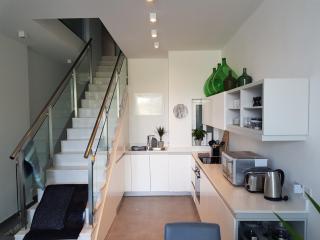 Duplex Maisonette with Heated P-Pool and Jacuzzi - St Julian's - 8