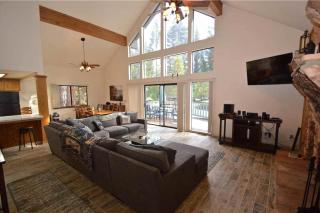 Paw's Cabin - 2