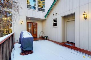 New England Cottage - Shaver Lake - 2