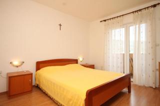 Apartments with a parking space Cres - 7994 - 1