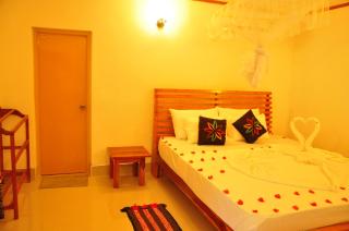 Rock Lake Home Stay - 1
