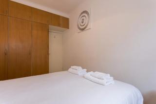 Bright and Spacious 1 Bedroom Apartment in the Heart of Kensington - 7