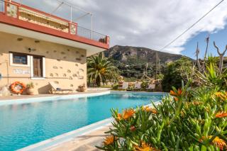 Pericles Beach Villa - 4