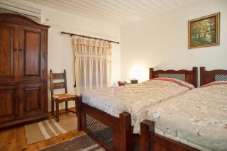 Alexandros Pension - Delphi - 1