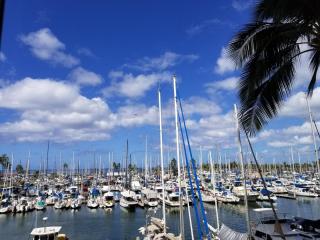 Ilikai Marina 380 Yacht Harbor View 1BR - Honolulu - 1