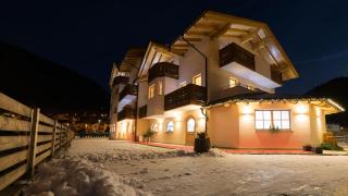 Hotel Garnì Paradisi - Wellness & Spa - Mezzano - 0