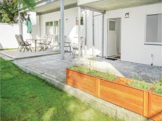 Amazing Apartment In Warwerort - 3