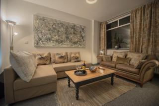 Barnston House - Heswall - spacious homely holiday home by Rework Accommodation - Heswall - 0