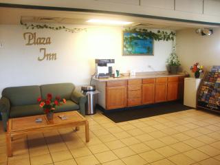 Plaza Inn - Topeka - 5