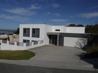 Spectacular Holiday Living - Bridport - 0