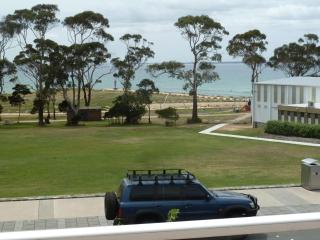 Central Location with Fabulous Sea Views - Bridport - 2
