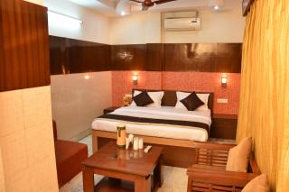 Hotel Sartaj - Dera Bassi - 1