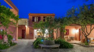 The Varos Residences Hotel - 7
