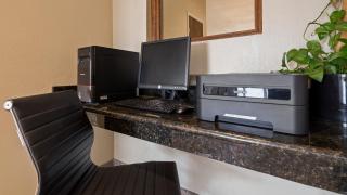 Best Western Regency Inn & Suites - Gonzales - 4