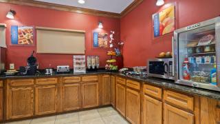 Best Western Regency Inn & Suites - Gonzales - 1