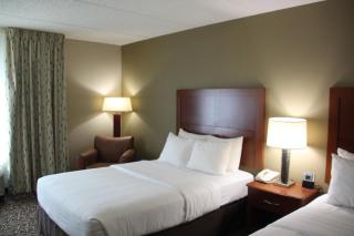 Clarion Inn & Suites - University Area - 9