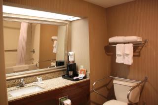 Clarion Inn & Suites - University Area - 7