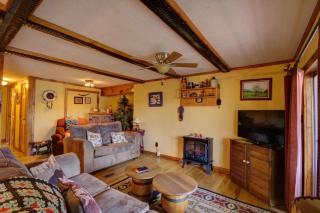 Autumn Ridge- Cozy cabin in the Blue Ridge Mountains with a bubbly hot tub! - Stanley - 6