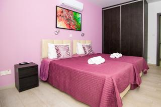 Silver Sea Holiday Apartments - 8