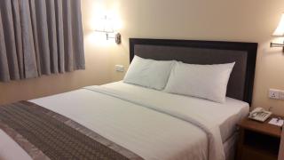 Grand Laurel Hotel - Yangon - 9