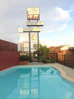 Riverview Motor Inn - 1